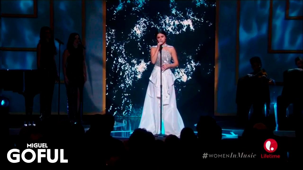 Selena Gomez Performs 'Same Old Love' at Billboard 2015 🎤