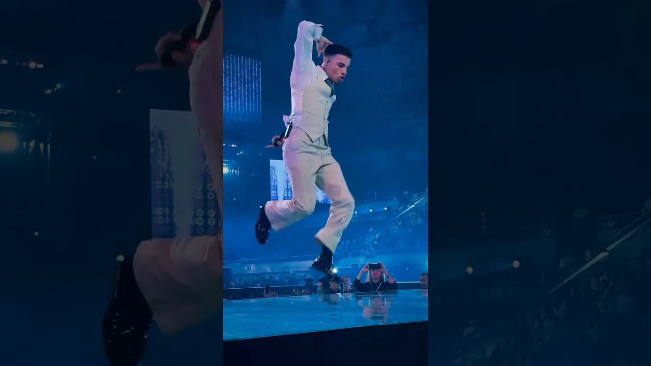 Rauw Alejandro Performs at LOS40 Music Awards 🎶