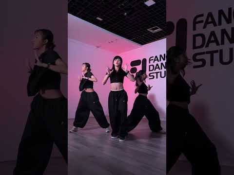 Takedown-kpop demon hunters dance cover #huntrix #kpopdemonhunters #dance #netflix #takedownhuntrix
