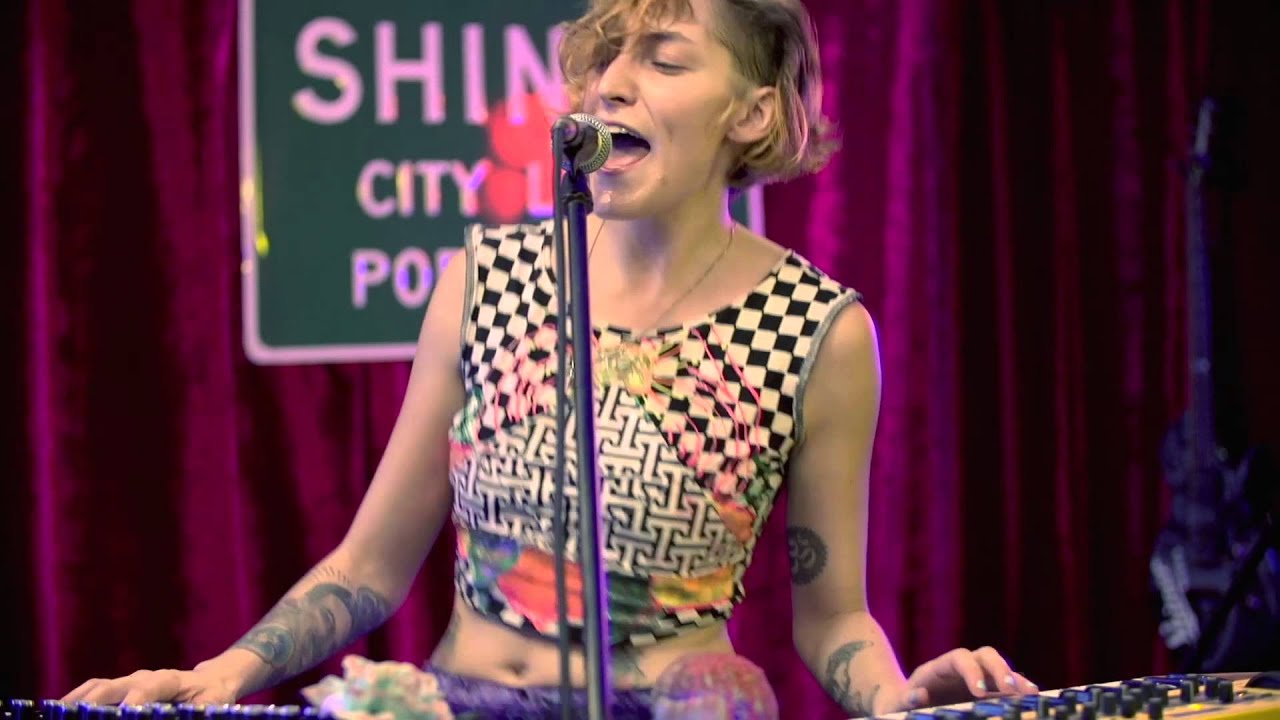Holiday Mountain - "Firework" | A Shiner Session in the Do512 Lounge