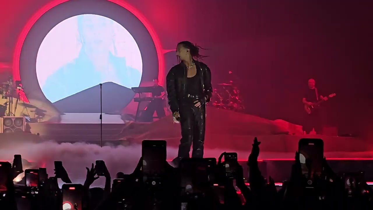 Experience GHALI's Live Performance of 'Paprika' in Napoli – 12/11/2024 🎶