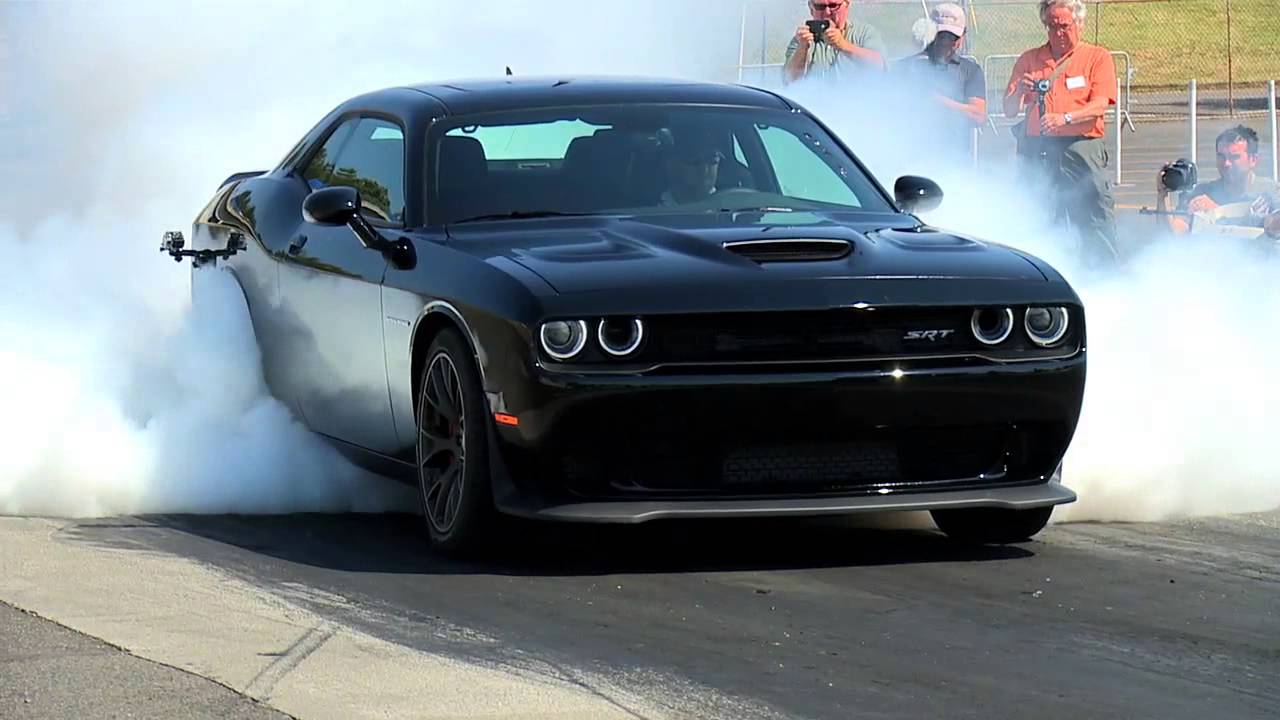 2015 Watch the 2015 Dodge Challenger SRT Hellcat Roar with 707 HP 🔥