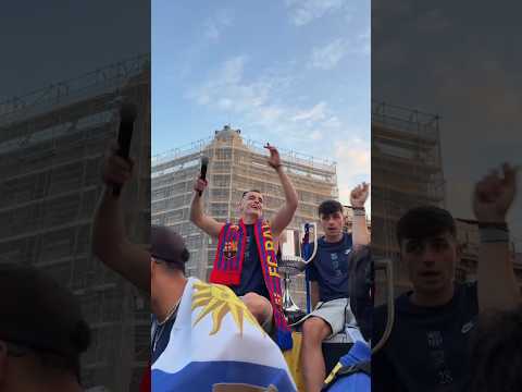 ❤️ Marc Casado, Pedri et Ronald Araujo chantent avec les fans du Barça #football #shorts