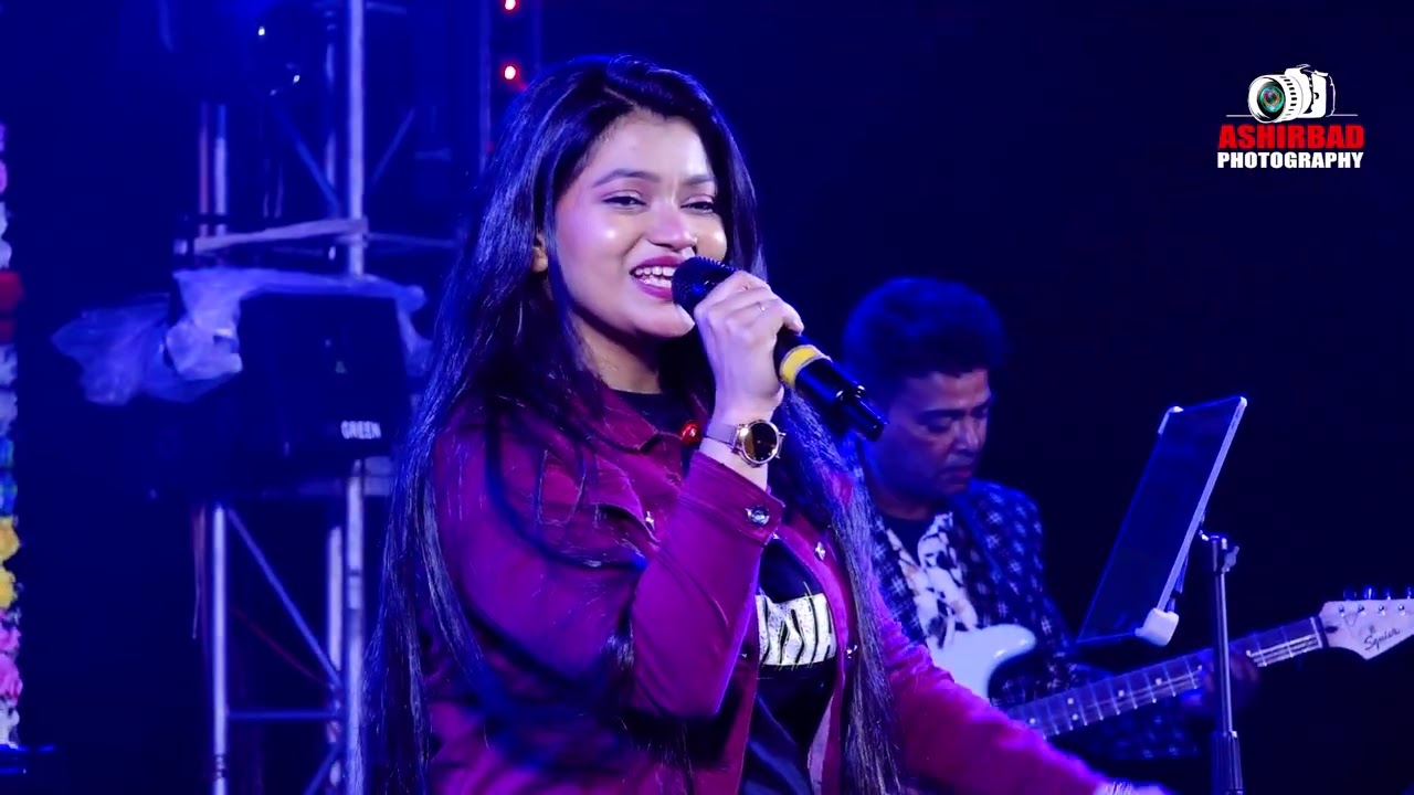 যার ছবি এই মন এঁকে যায় | Live Singing by Sayani Thakurta 🎶