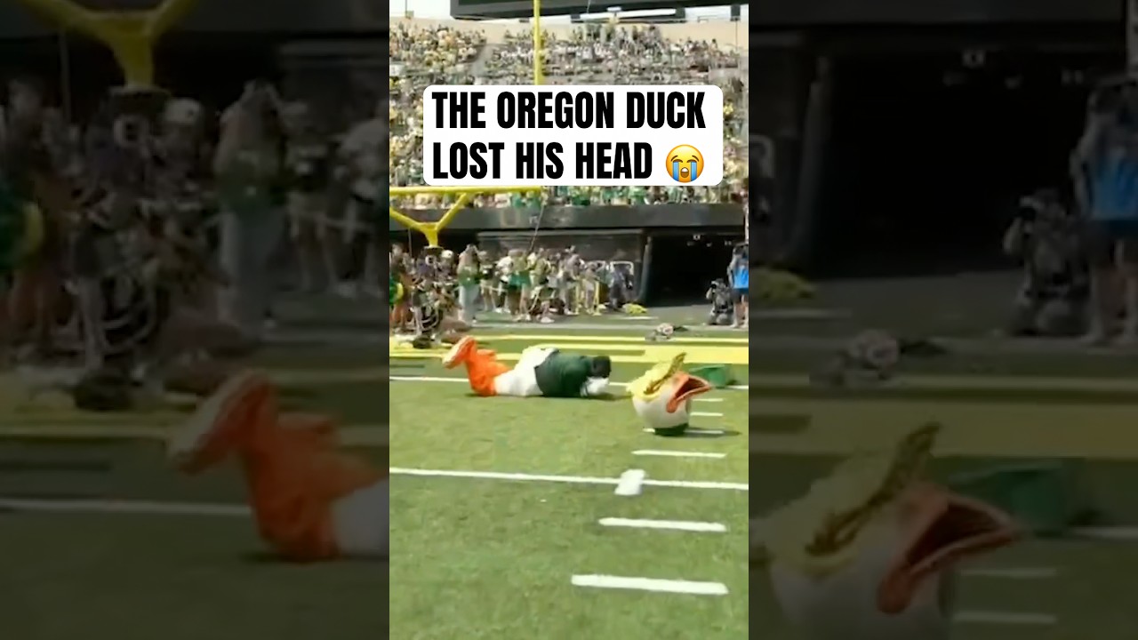 Oregon Duck Mascot Loses Head During Entrance 😢