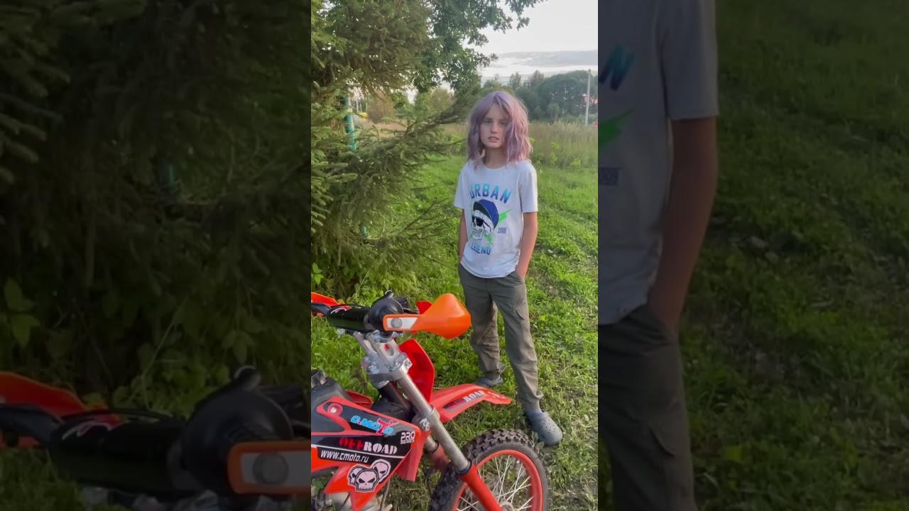 Типичная подруга и её приключения на питбайке 🚴♀️