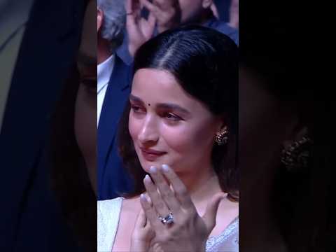 Old is gold #bollywood #trending #hindisong #love #reels #viral #oldhigold #oldsongs #songs #video