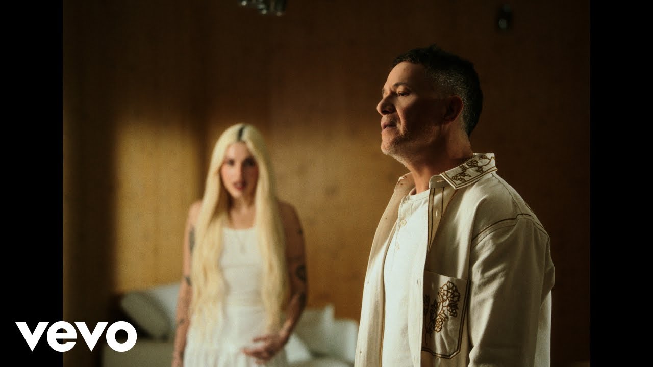 Alejandro Sanz, ELENA ROSE - Rimowa (Video Oficial)