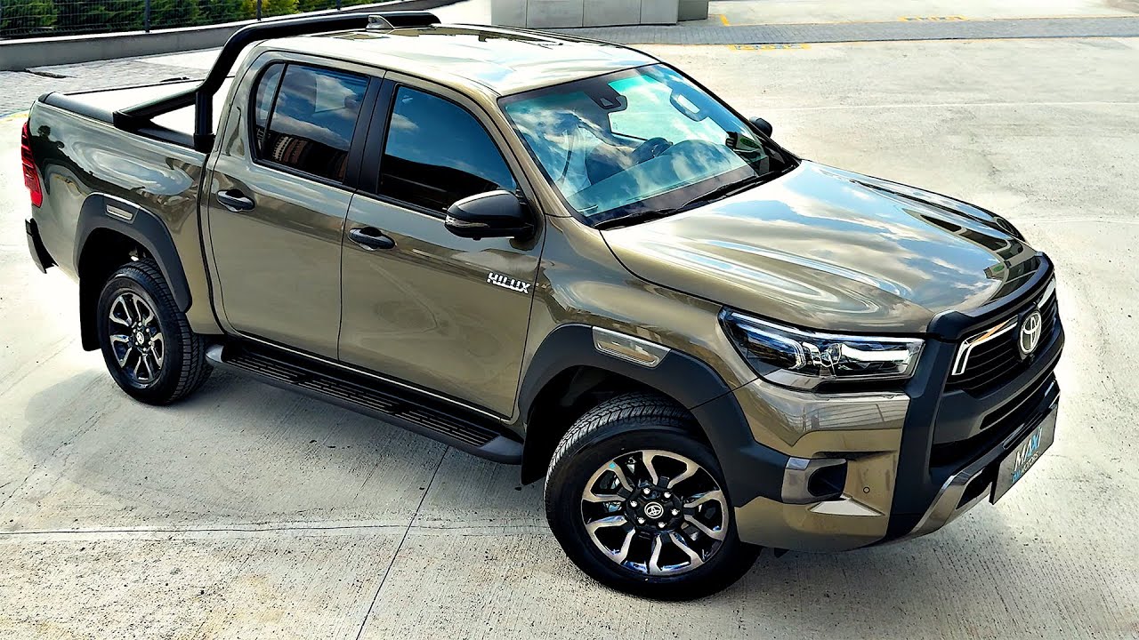 2025 Toyota Hilux: Interior, Exterior & Drive 🚗