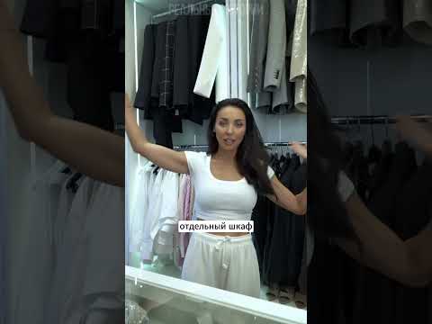 Алсу провела экскурсию по своей гардеробной