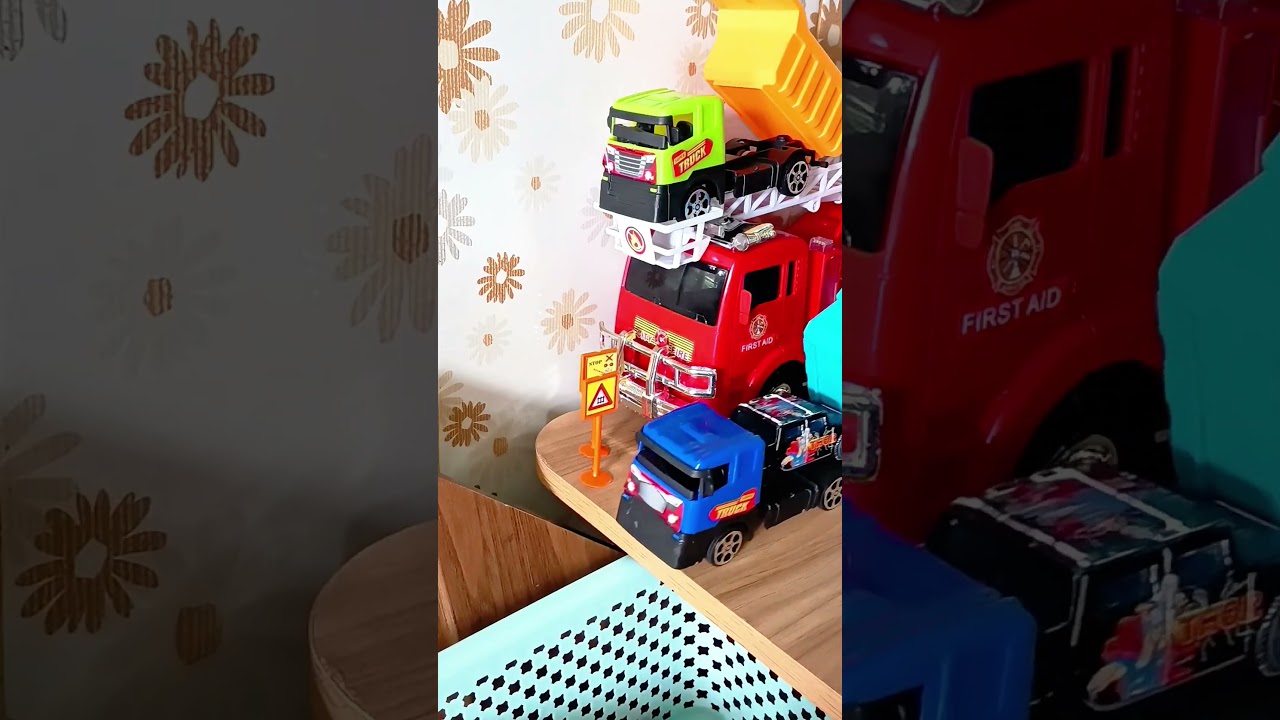 Miniatur Truk Oleng yang Menggemaskan π
