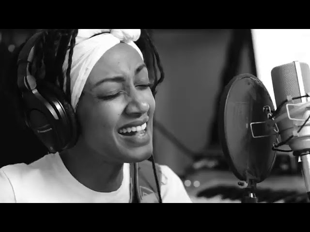 Chelina - Ayzon: A Melodic Journey 🎶