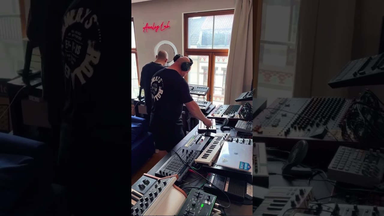 Experience Spontaneous Creativity with Today’s Live Synth Jam 🎶