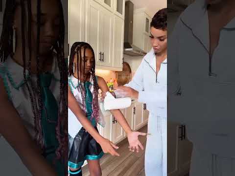 Making a DIY Kids Halloween Costume: Hatsune Miku Edition!