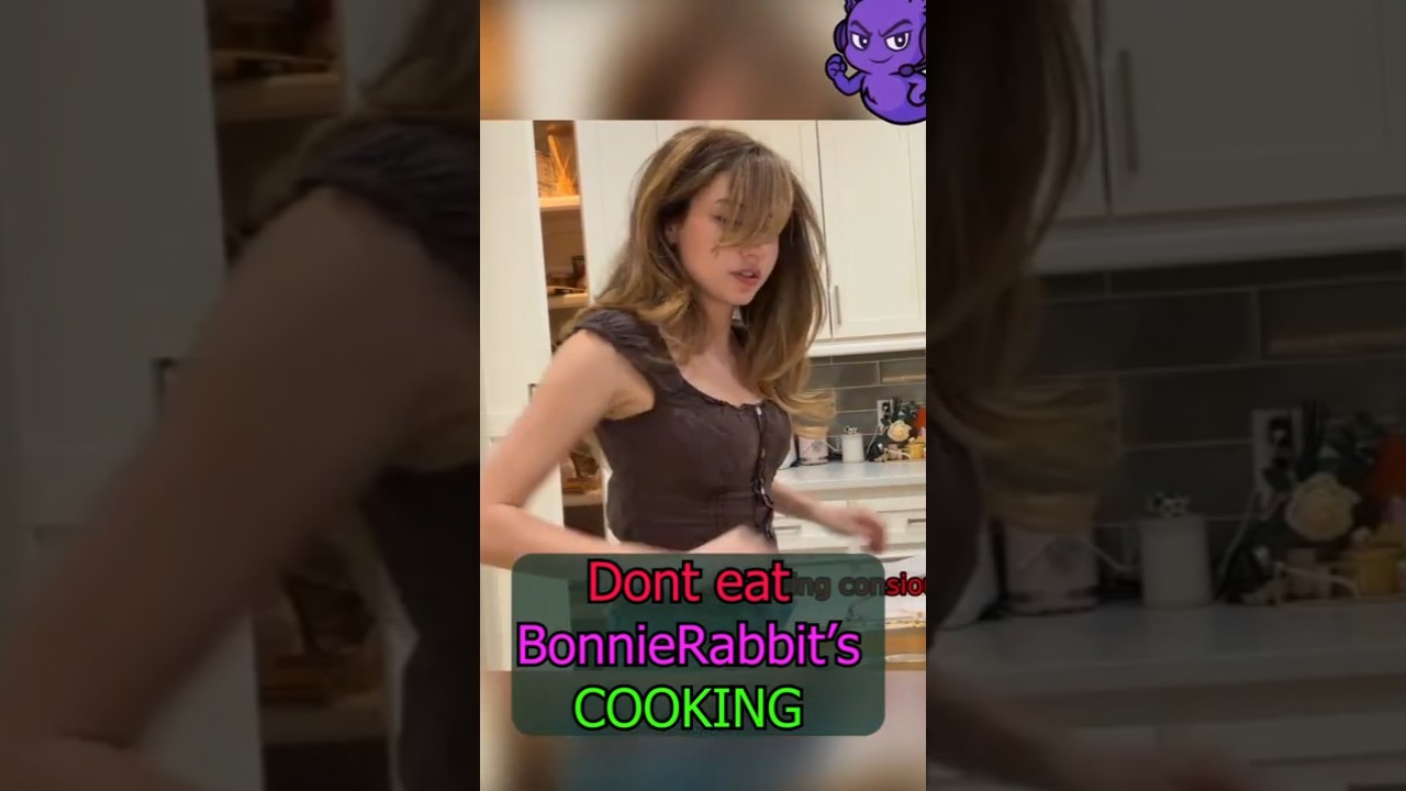 BonnieRabbit's Hilarious Pumpkin Pie Fail on Twitch π