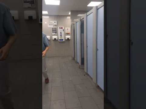 5 Airdri Classic + Mkll Hand dryers_Roadchef Clacket Lane M25 Westbound 🚹