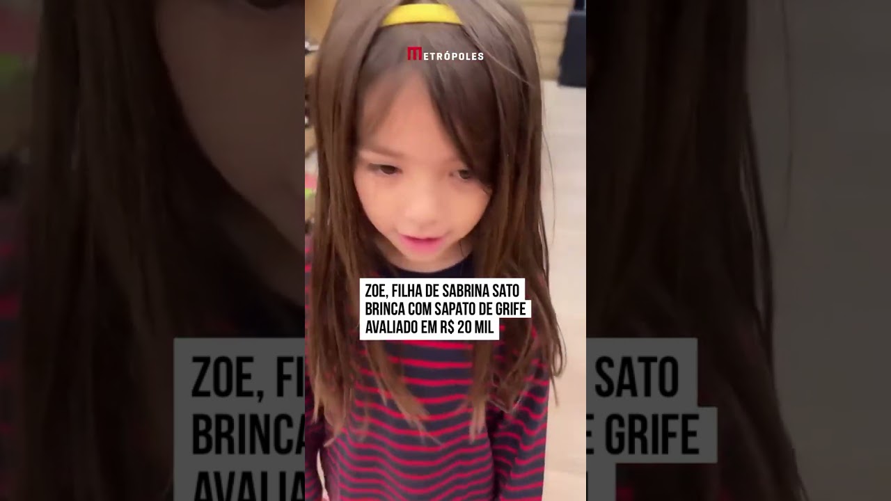 Filha de Sabrina Sato brinca com sapato de R$20 mil 👠