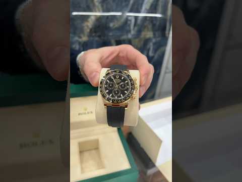 Gold Rolex Daytona on Oysterflex😍Available now @ Watchfinder Canada #rolex #daytona #luxurywatches