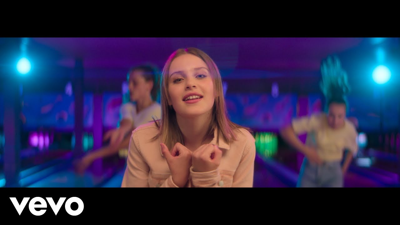 Carla dévoile le clip officiel de 'L'autre moi' 🎶 - Découvrez son nouvel album 'Sans Filtre' !