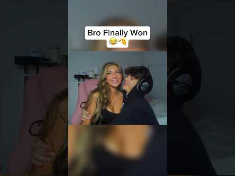 She Wants To SLEEPOVER π #twitchclips #rizz #twitch #funny #streamer #live #clip #shorts