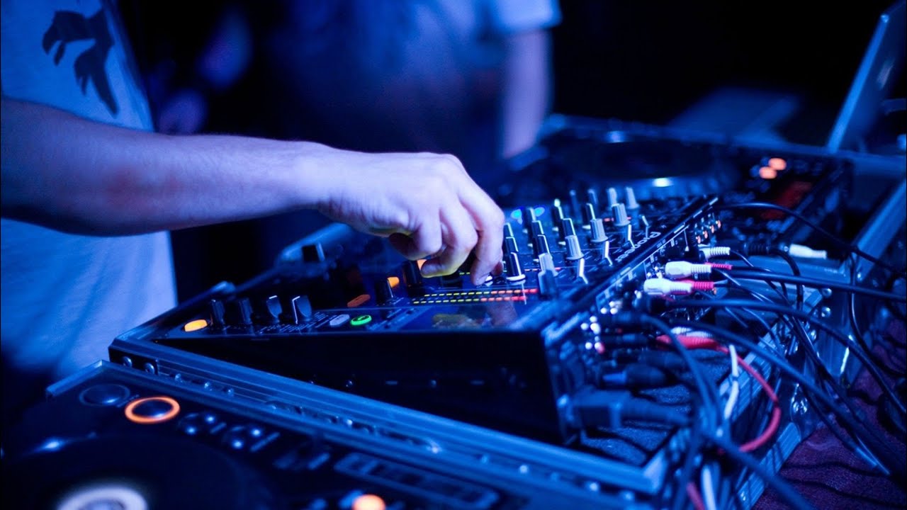 Energetic Dance to Angana Lipaibo Ae Maiya 🎶