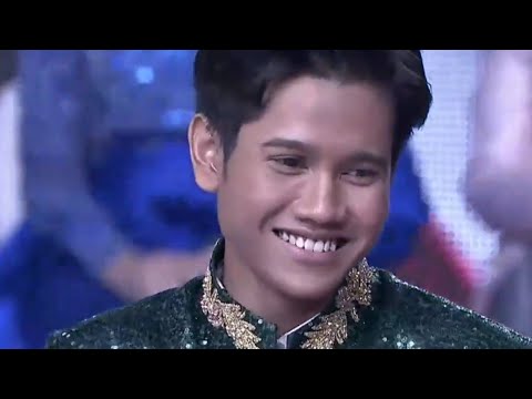 Abang L nyanyi lagu Valentine dengan ciuman 🎶