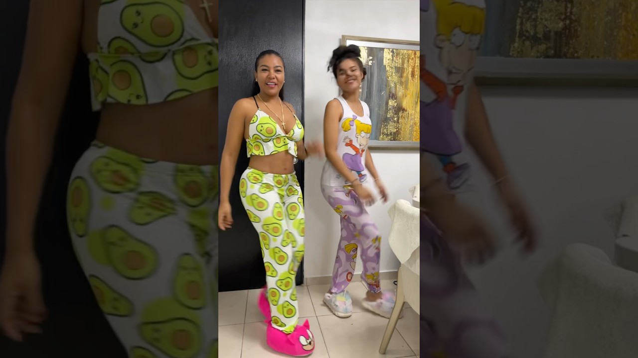 Un bailecito con mami 😍 #bailesdetiktok #viralshorts