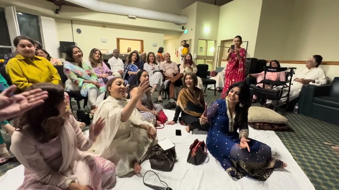 Mujeeb Rizvi & Azra Mohyeddin Perform 'Woh Humsafar Thaa' 🎶