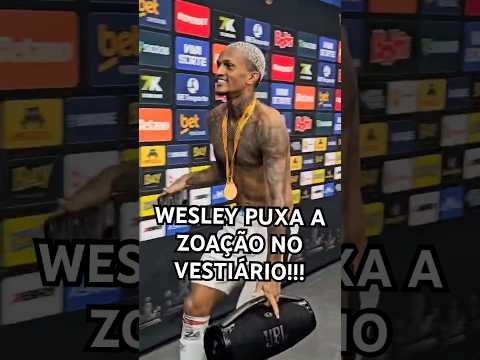 VOU FESTEJAR: #WESLEY LEVA ZOAÇÃO PRO #VESTIÁRIO DO #FLAMENGO #CAMPEÃO! #futebol #supercopa