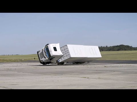 Scania's Side Curtain Airbags Enhance Rollover Safety 🚗