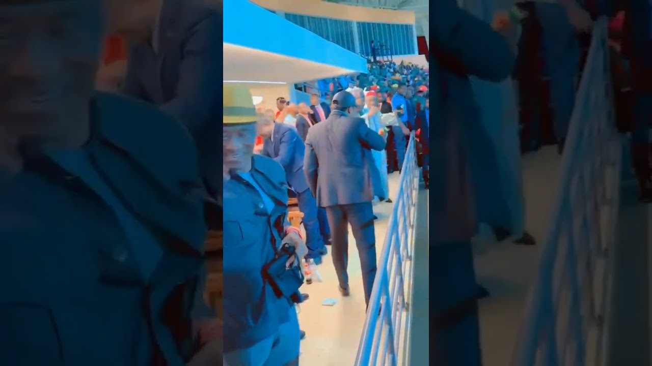 Bell et Eto'o célèbrent la victoire des Lions 🦁