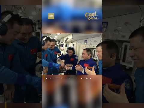 Astronauts grill chicken and steak in China's first space oven