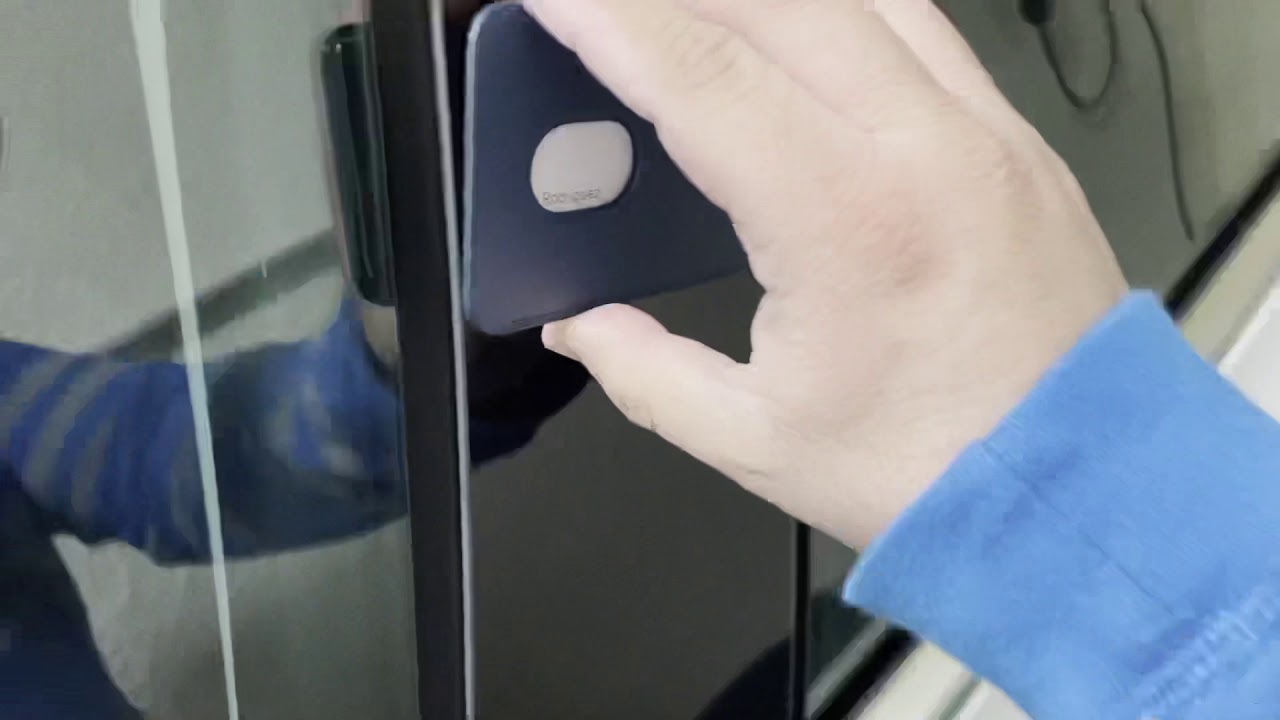 Tesla Keycard & Apple MagSafe Wallet Test π