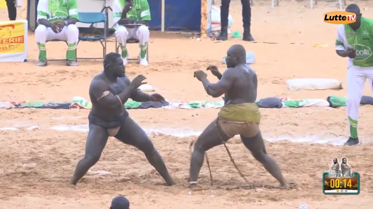 Regardez le Combat Complet entre Sa Thiès et Zarko avec Reportages de Tapha Gueye, Lamine Seck et Père Palla Diop 🥊