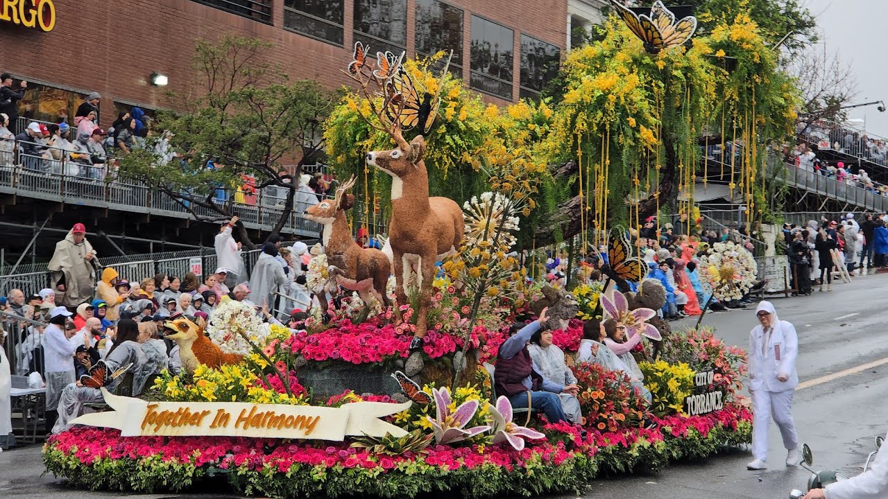 2026 Pasadena Rose Parade 🌹 in Rain, 4K