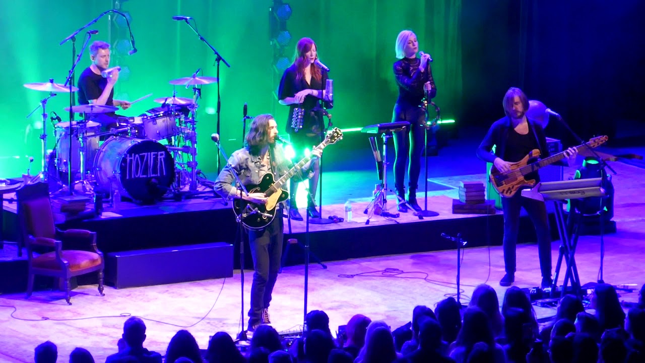 Hozier Performs 'Talk' at LA Greek Theatre 🎶