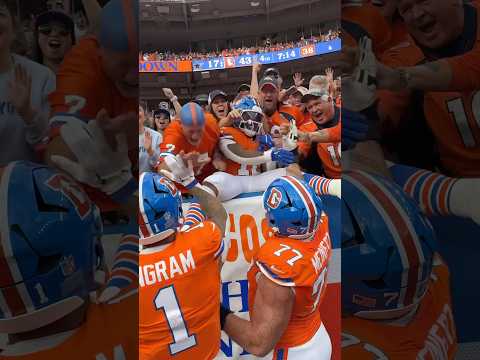 Have a day, Harvey! 🎩🎩🎩 #rjharvey #touchdown #celly #ucf #broncos