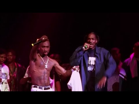 2Pac & Snoop Perform '2 Of Amerikaz Most Wanted' Live π€