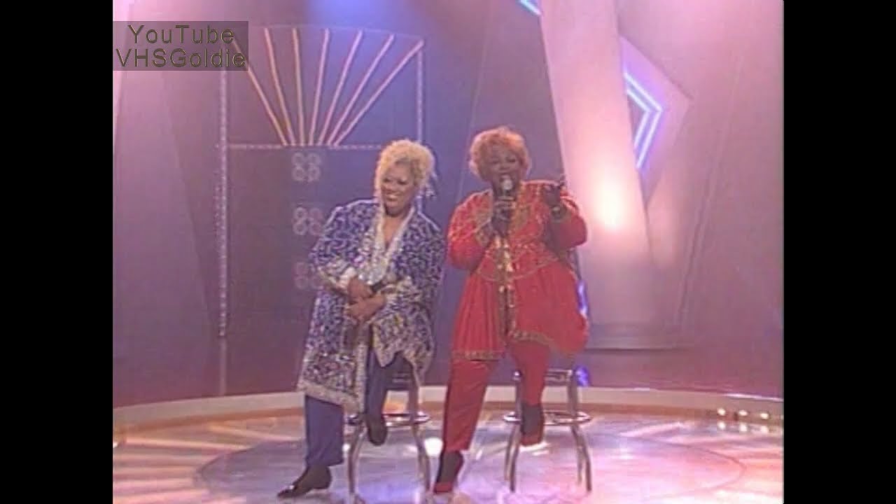 The Weather Girls - It's Raining Men (2001) 🌧️