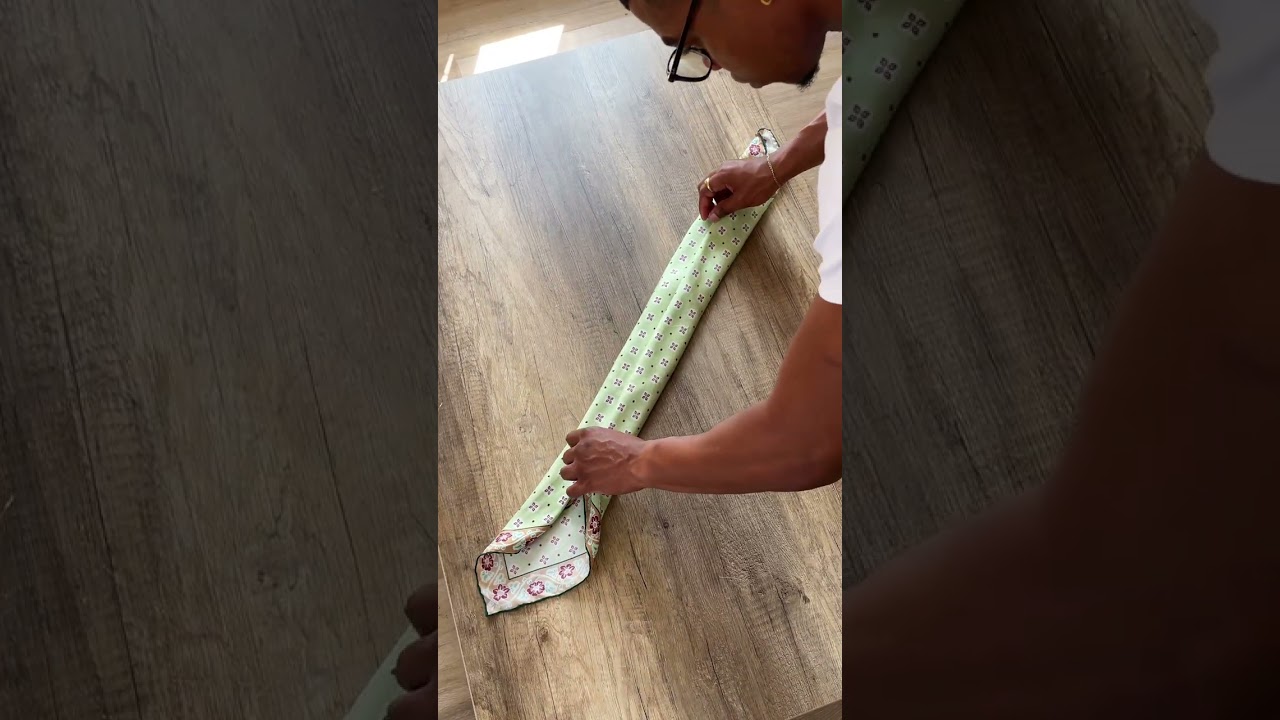 How to Tie a Men's Silk Neckerchief 🎩