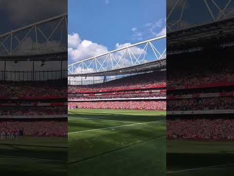 NORTH LONDON FOREVER AT EMIRATES STADIUM 😍 🎶