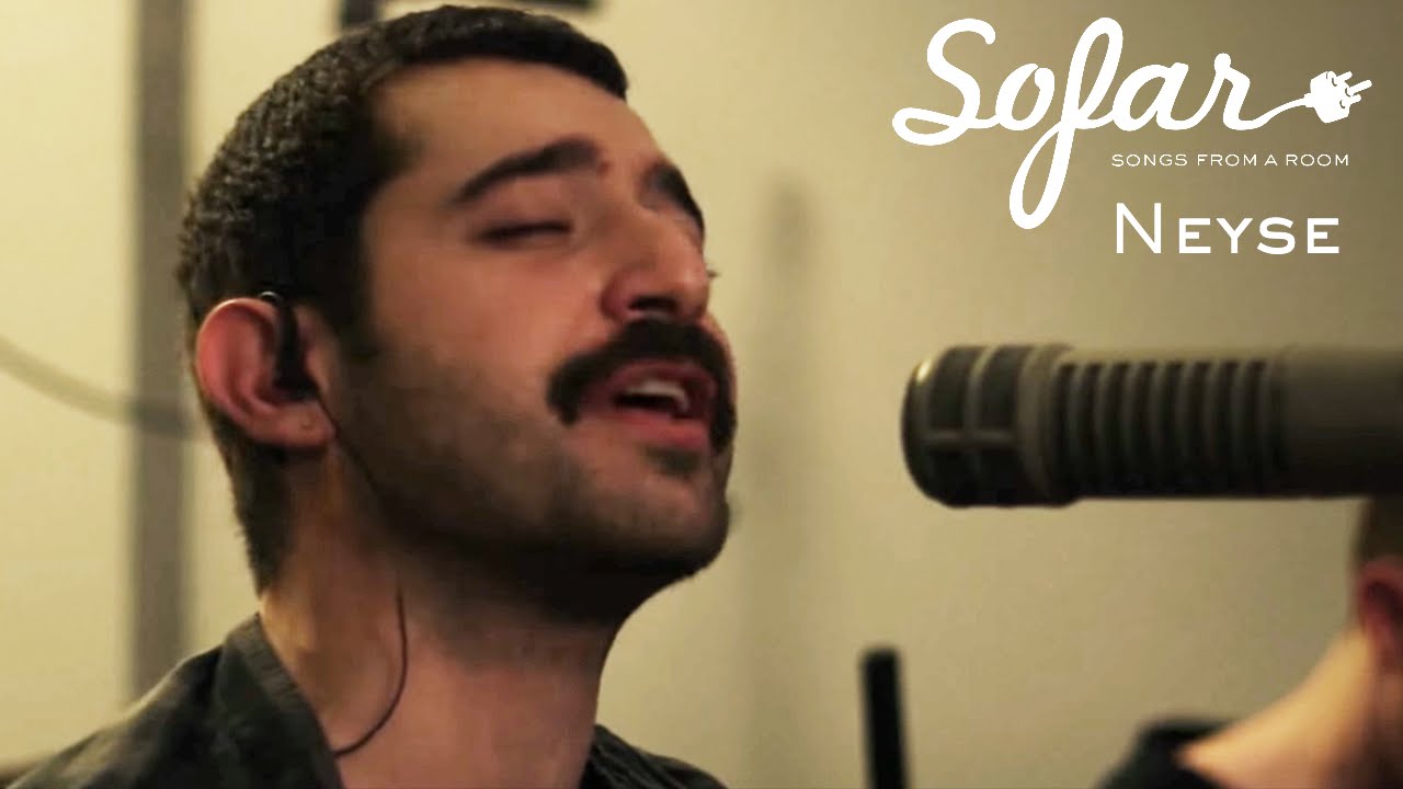 Neyse Performs 'Siyah' Live at Sofar Istanbul 🎶
