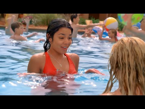 مجموعة صحاب بيتنقلوا مدرسة جديدة بيحاول طلابها انهم يطردوهم منها.. ملخص ثلاثية High school musical