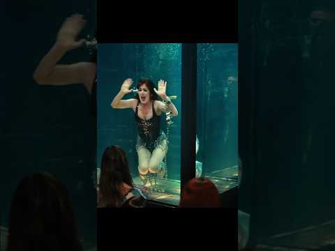 CoincĂ©e dans lâaquarium pendant un tour de magie ! đ± #film #movies #series