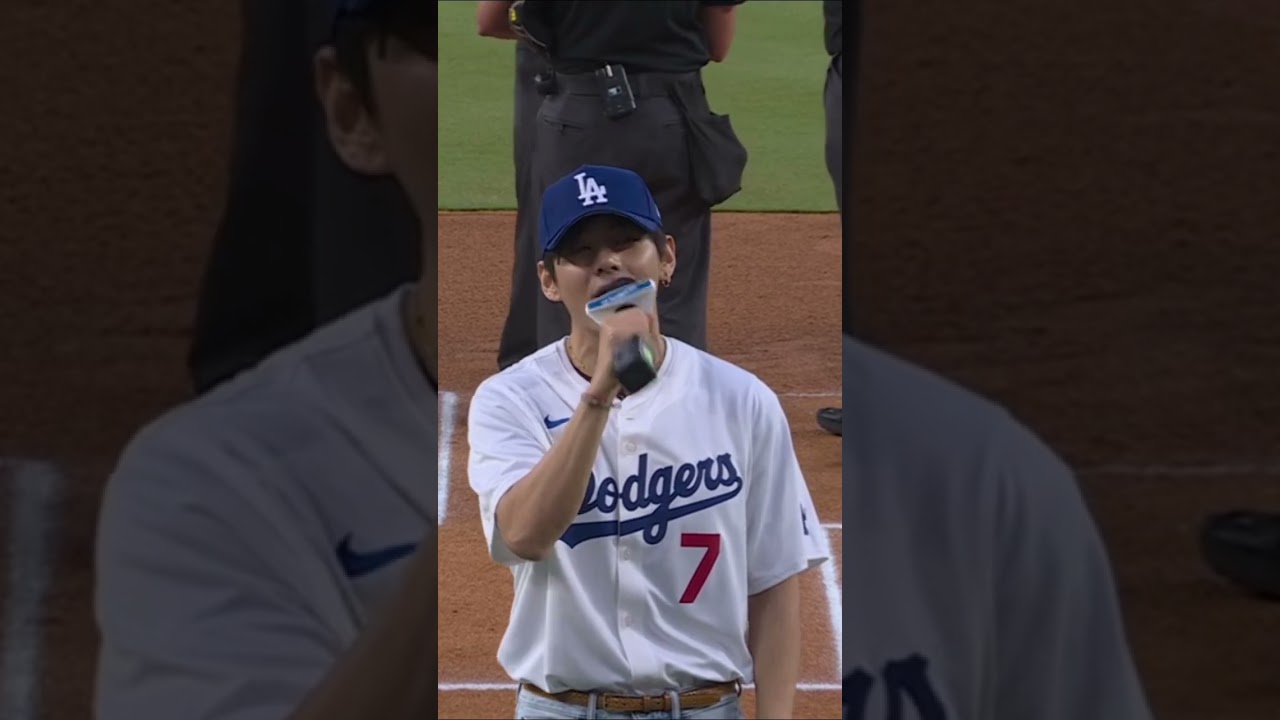 V from BTS Cheers for Dodgers Baseball! ⚾️ #BTS #Taehyung