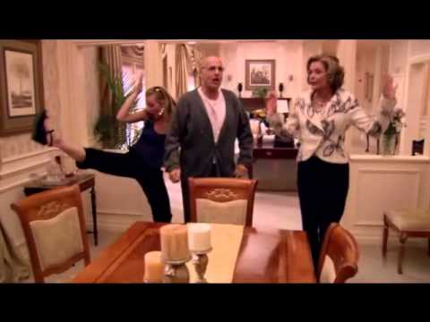 Arrested Development - George, Lucille, Lindsay & G.O.B. Chicken Dance