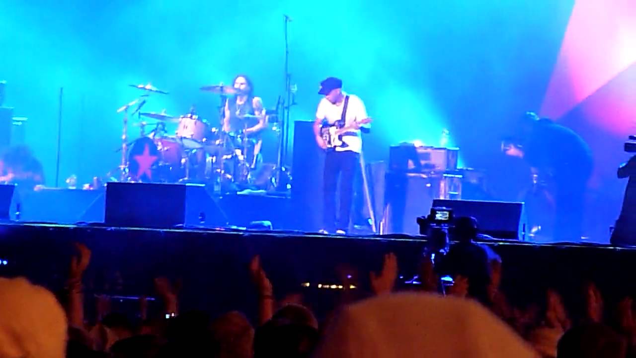 Rage Against The Machine - Wake Up (Live 2010) 🎸