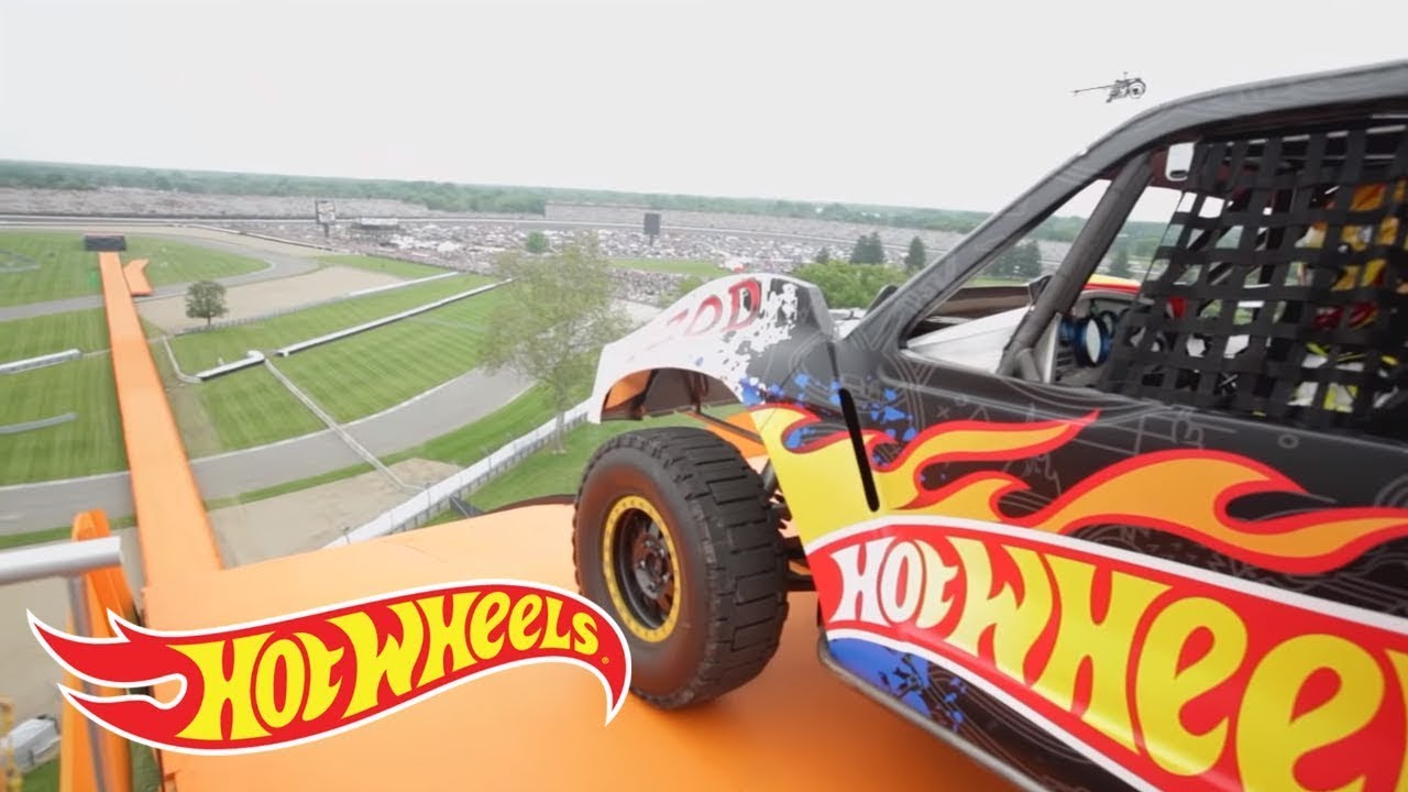 Watch Tanner Foust Break the World Record for Longest Car Jump at Indianapolis 500 🚗