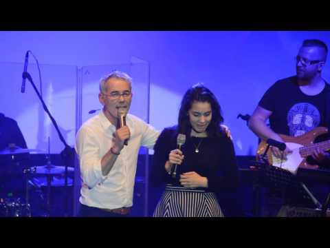 Robert Janowski razem z córką z Koncertu w Multikinie. Warszawa 2015