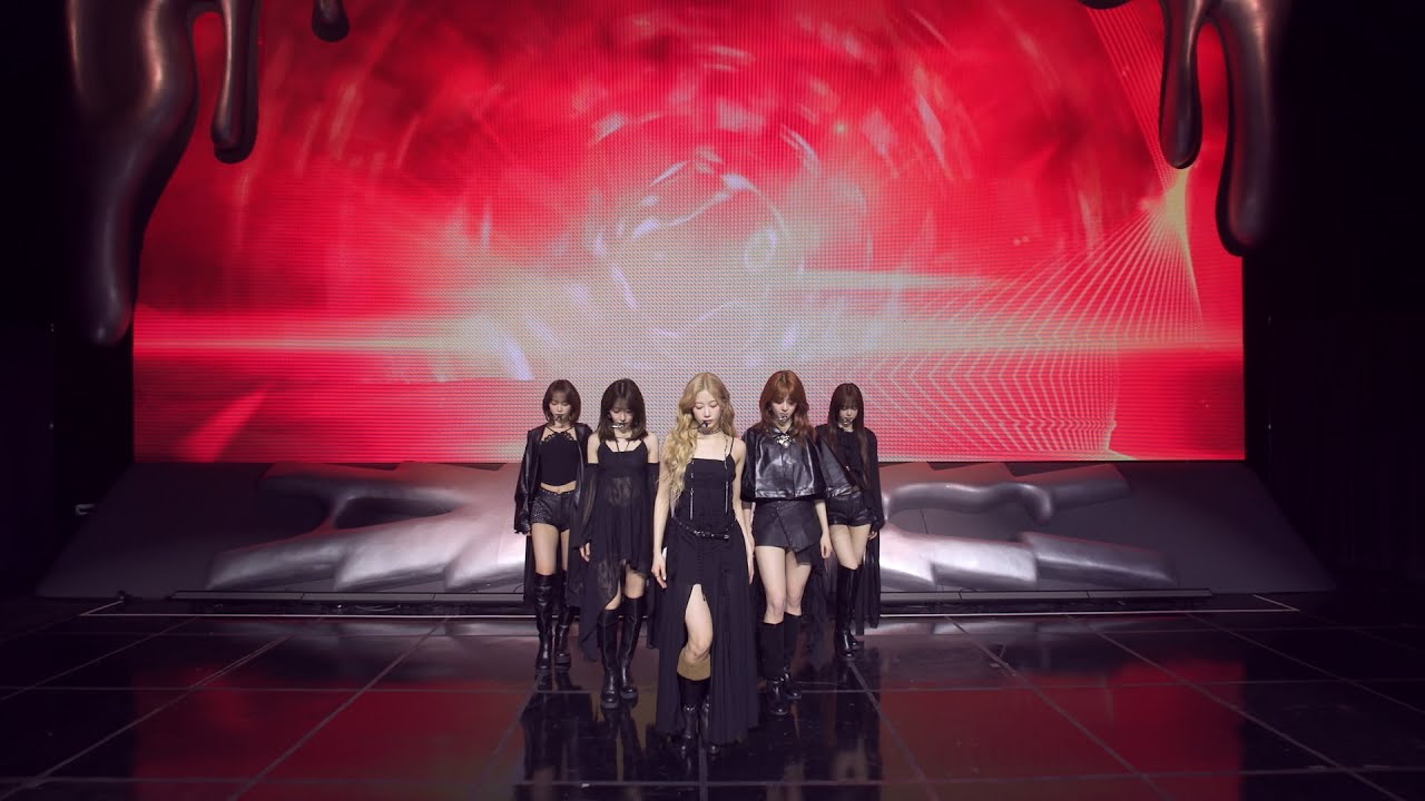 LE SSERAFIM's🔥 Stunning 'HOT' Stage Performance | Official Video